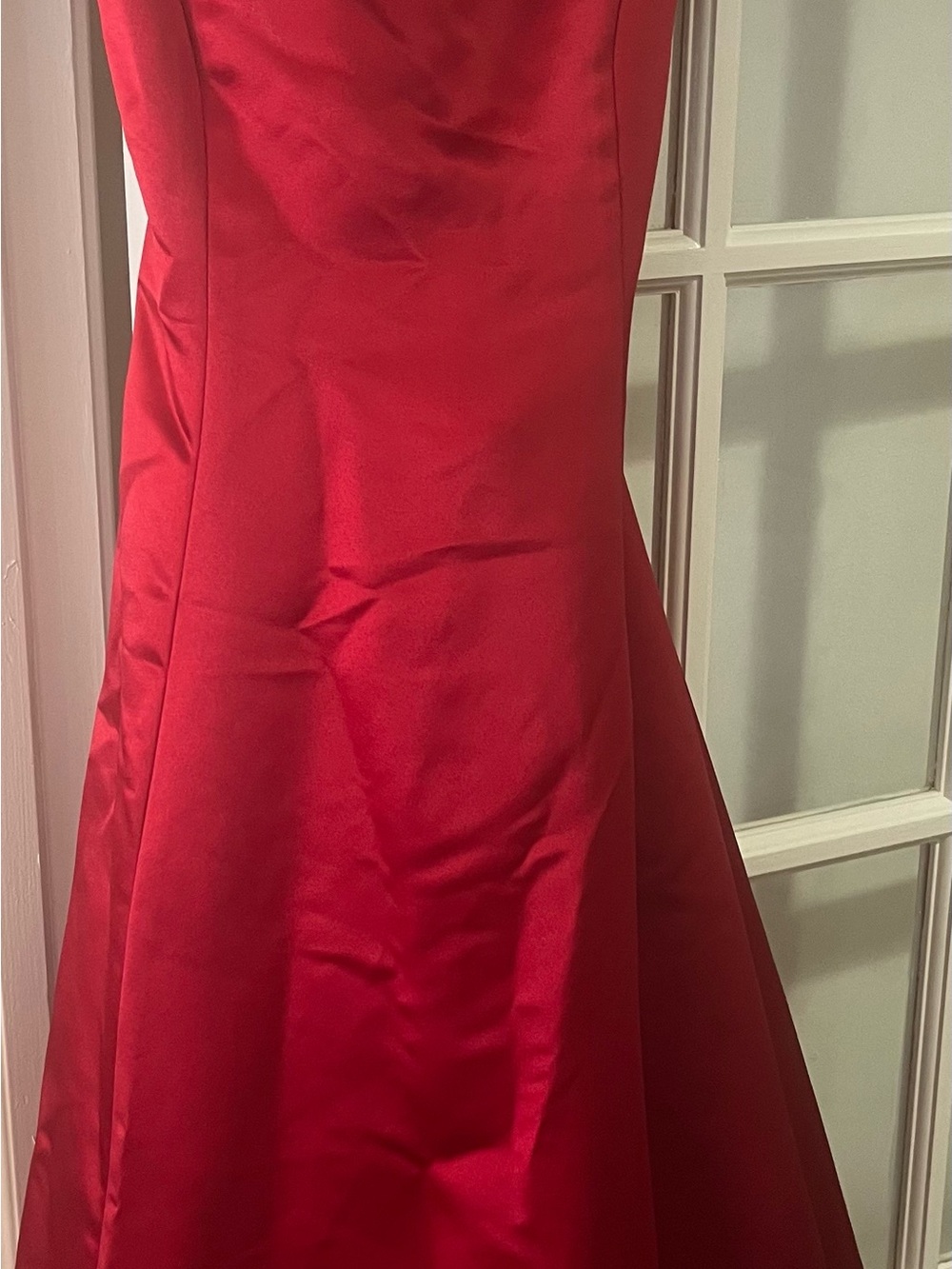 Jones New York Red Satin Prom Gown - Sleek Mermaid Hem